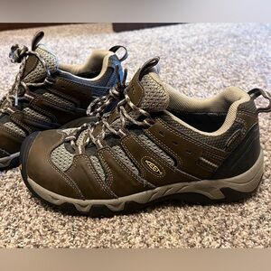 Keen Women’s Size 8 Waterproof Low Profile Hiking Shoes